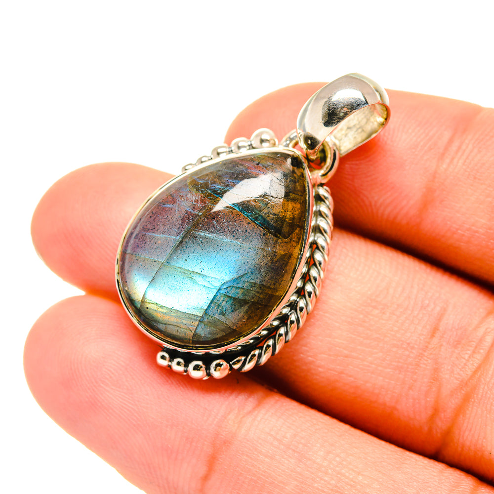 Labradorite Pendants handcrafted by Anasilvercos - PD6677