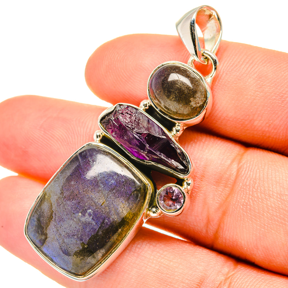 Labradorite Pendants handcrafted by Anasilvercos - PD7034