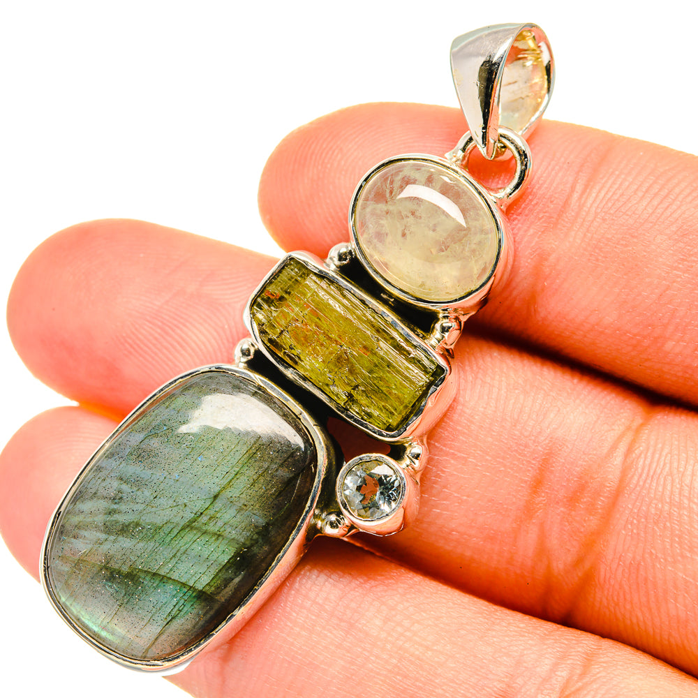 Labradorite Pendants handcrafted by Anasilvercos - PD7044