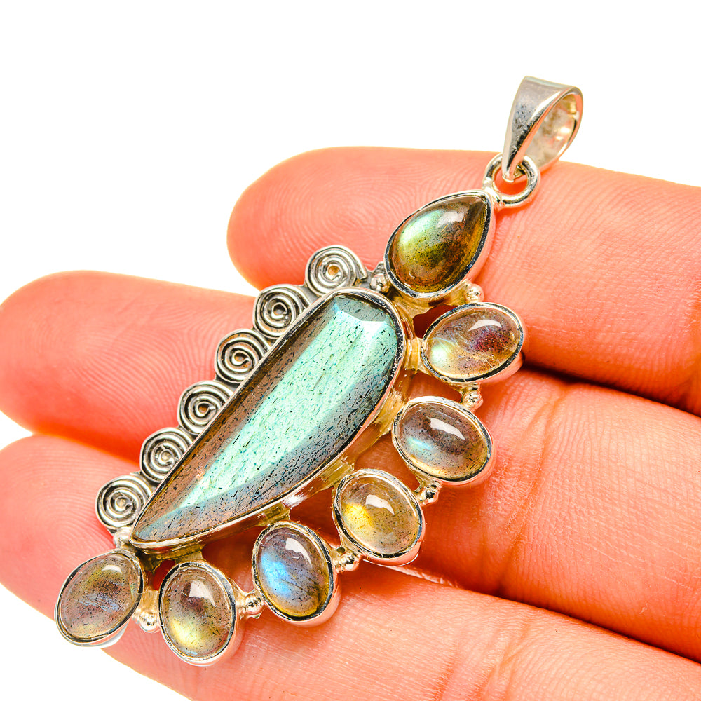 Labradorite Pendants handcrafted by Anasilvercos - PD7106