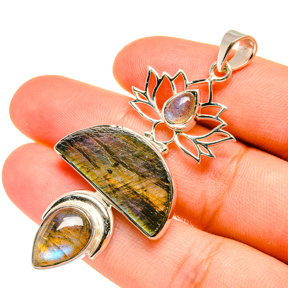 Labradorite Pendants handcrafted by Anasilvercos - PD7127