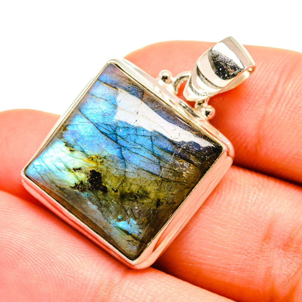 Labradorite Pendants handcrafted by Anasilvercos - PD7307