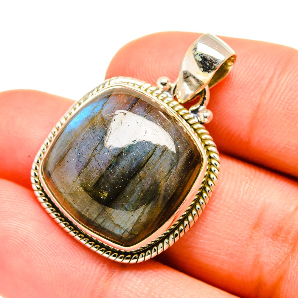 Labradorite Pendants handcrafted by Anasilvercos - PD7310