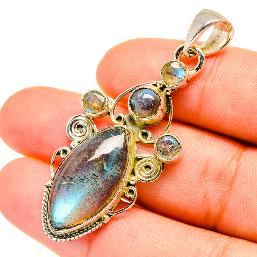 Labradorite Pendants handcrafted by Anasilvercos - PD7319