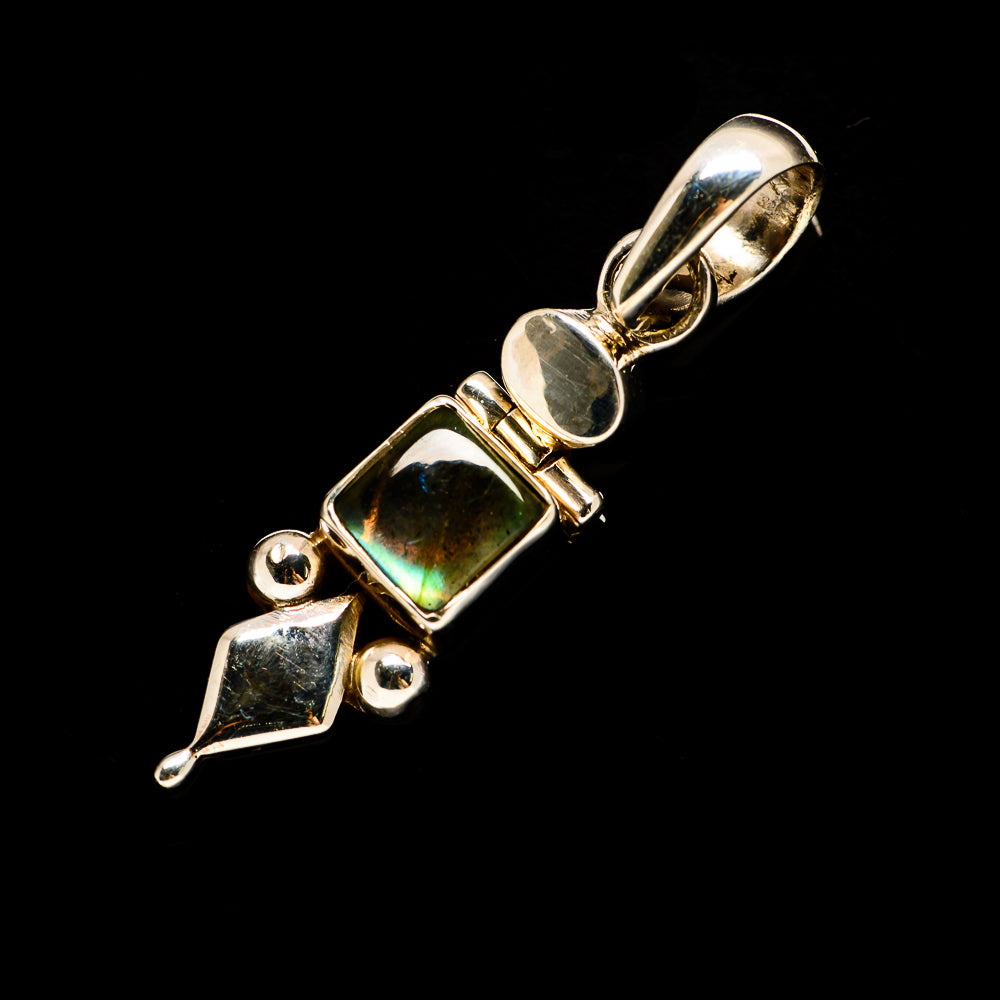 Labradorite Pendants handcrafted by Anasilvercos - PD732509