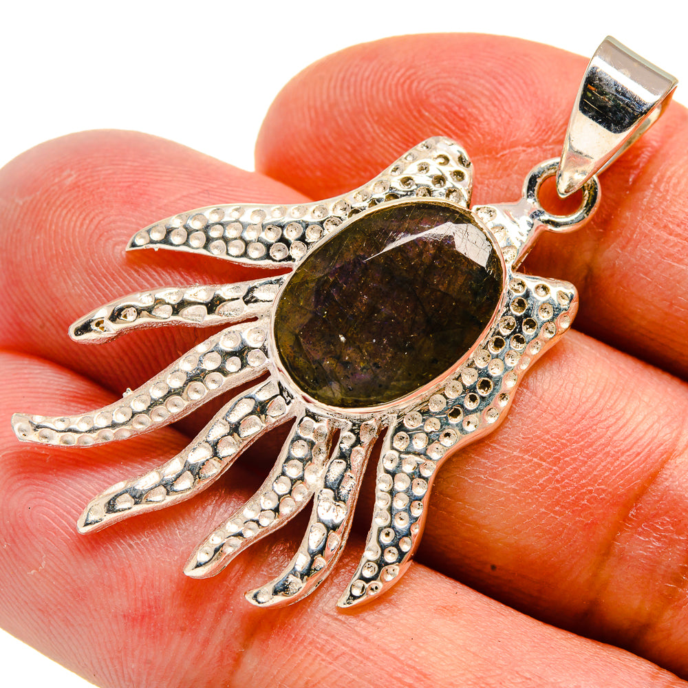 Labradorite Pendants handcrafted by Anasilvercos - PD736506