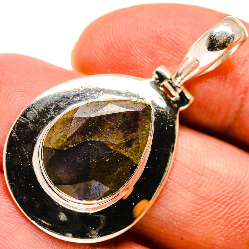 Labradorite Pendants handcrafted by Anasilvercos - PD736657