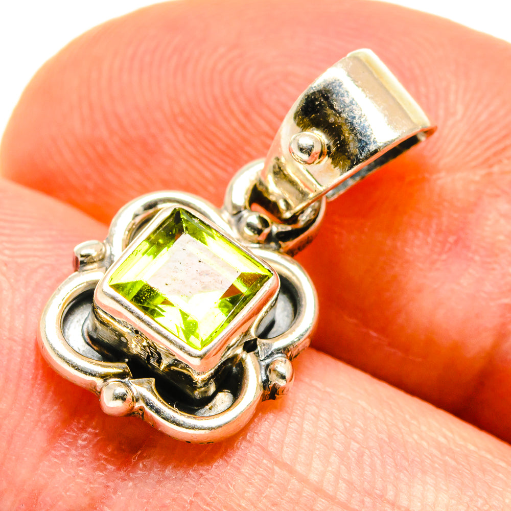 Peridot Pendants handcrafted by Anasilvercos - PD738308