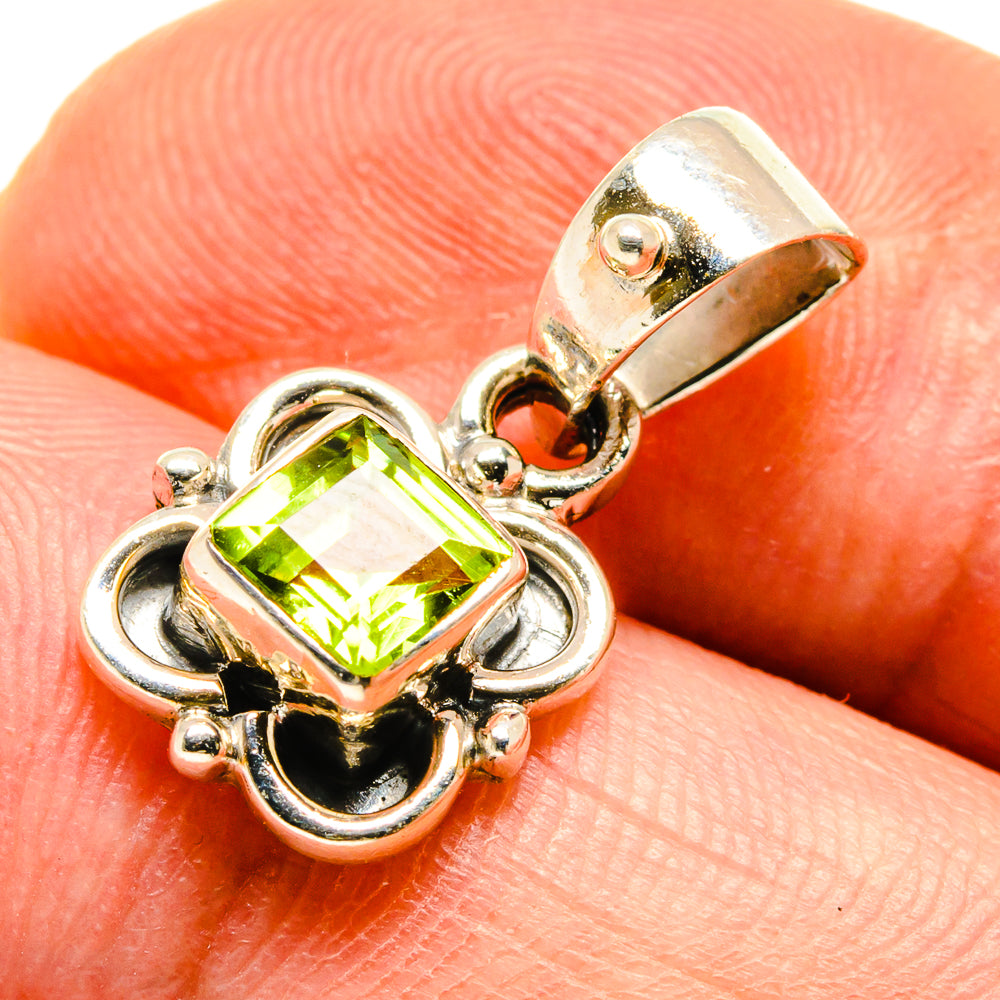 Peridot Pendants handcrafted by Anasilvercos - PD738310