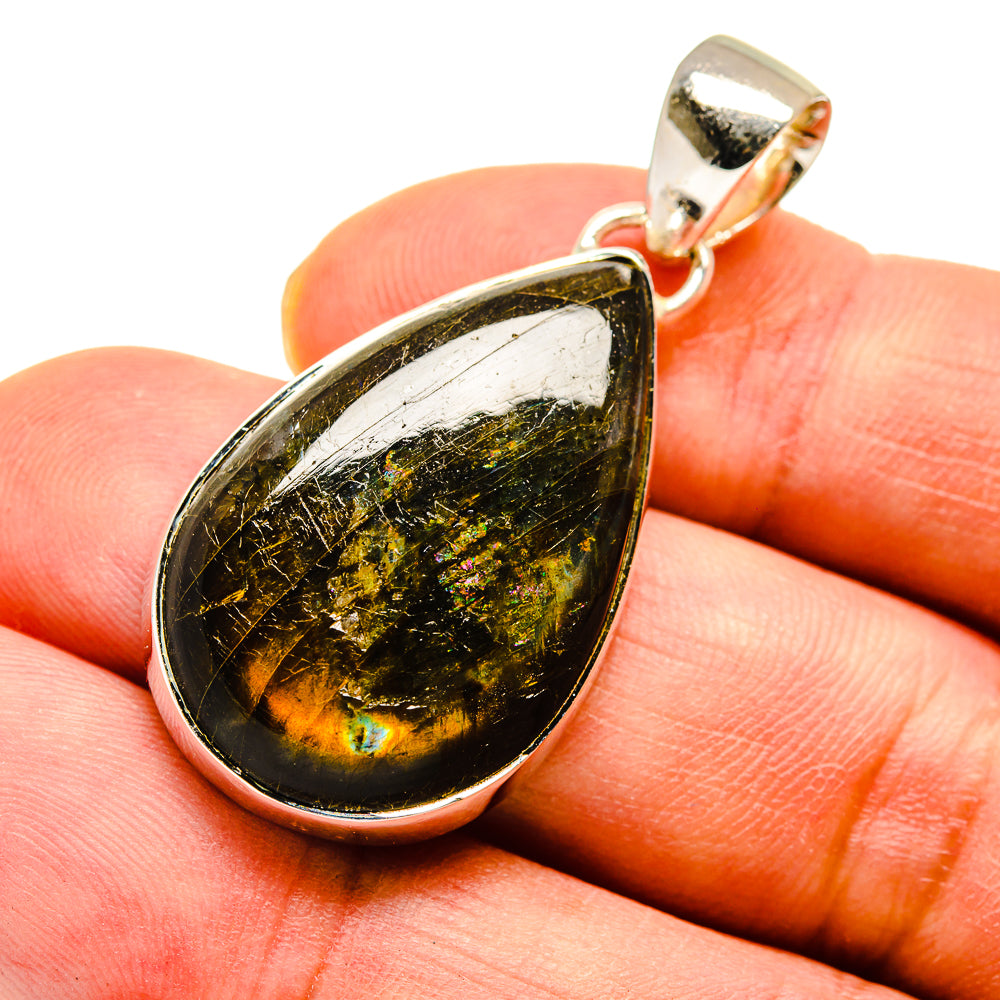 Labradorite Pendants handcrafted by Anasilvercos - PD738522