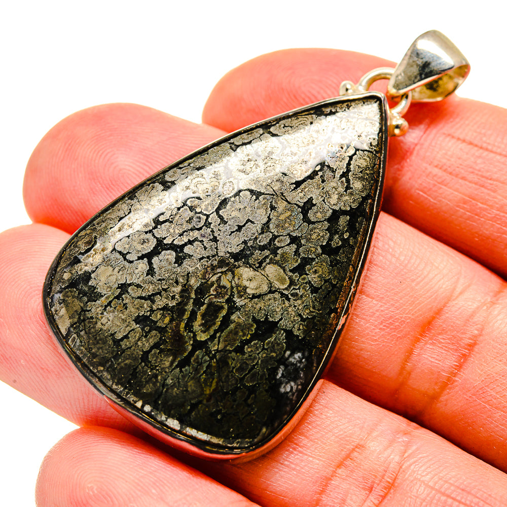 Feder Pyrite Pendants handcrafted by Anasilvercos - PD742432