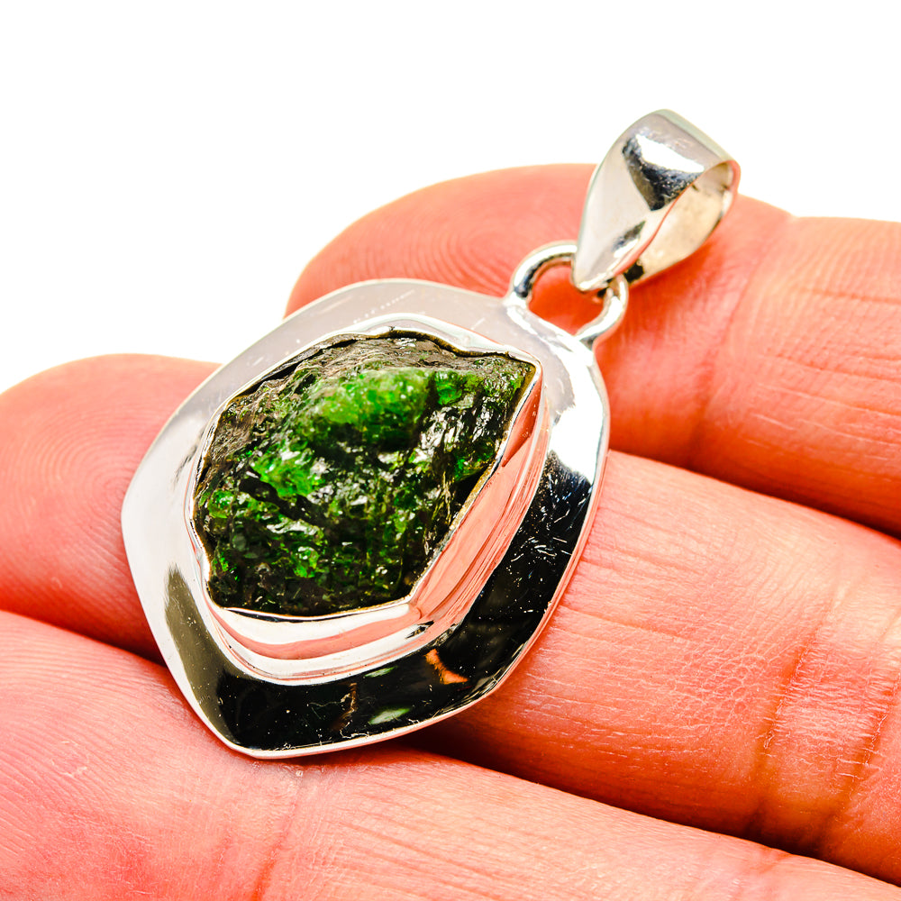 Chrome Diopside Pendants handcrafted by Anasilvercos - PD742574