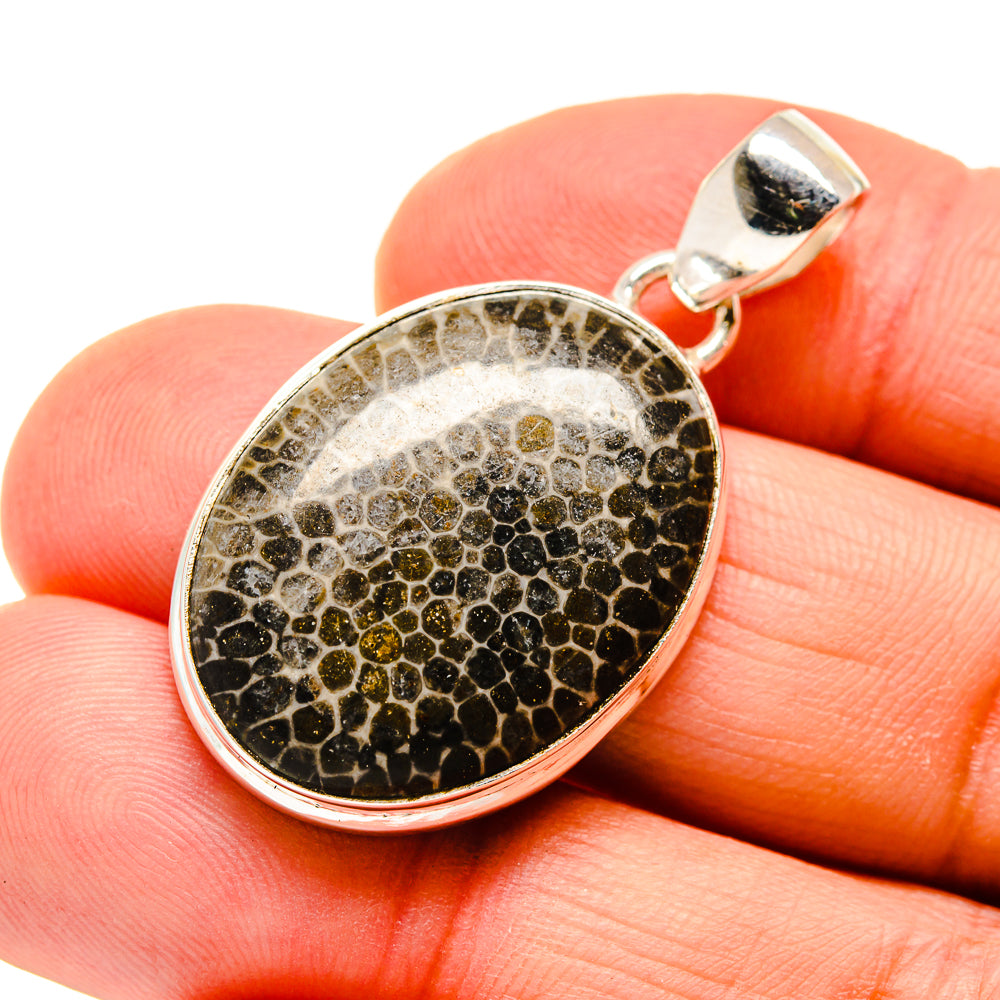 Stingray Coral Pendants handcrafted by Anasilvercos - PD745110