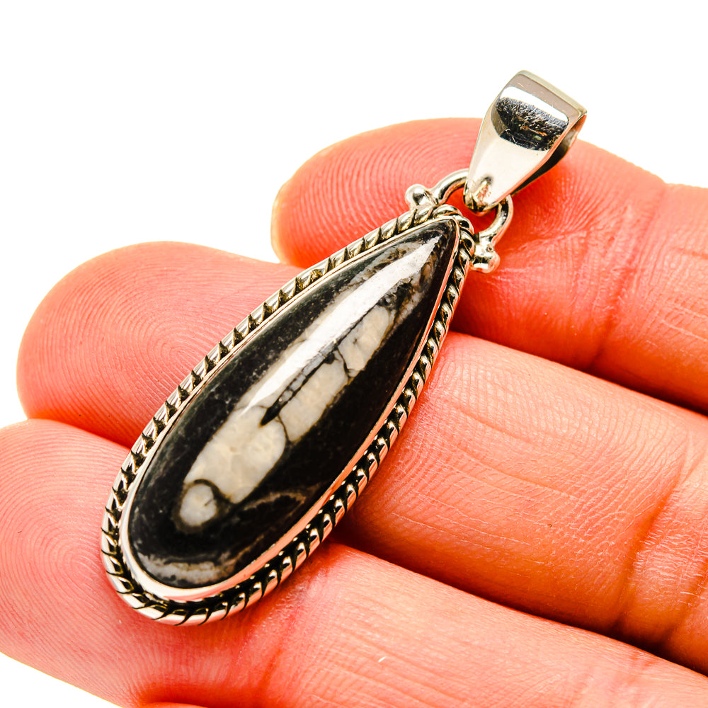 Orthoceras Fossil Pendants handcrafted by Anasilvercos - PD745352