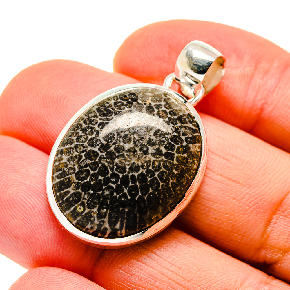 Stingray Coral Pendants handcrafted by Anasilvercos - PD745556