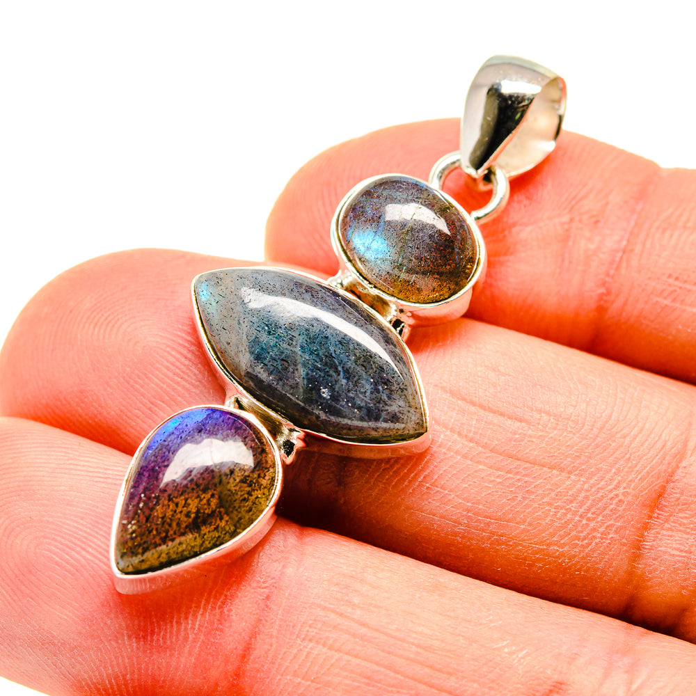 Labradorite Pendants handcrafted by Anasilvercos - PD747109