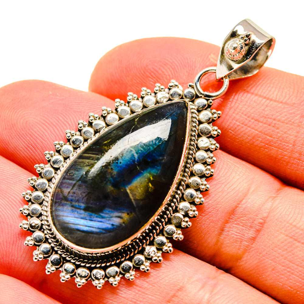 Labradorite Pendants handcrafted by Anasilvercos - PD747224