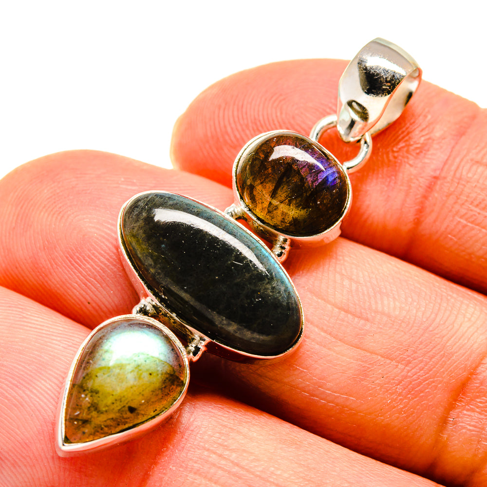 Labradorite Pendants handcrafted by Anasilvercos - PD747323