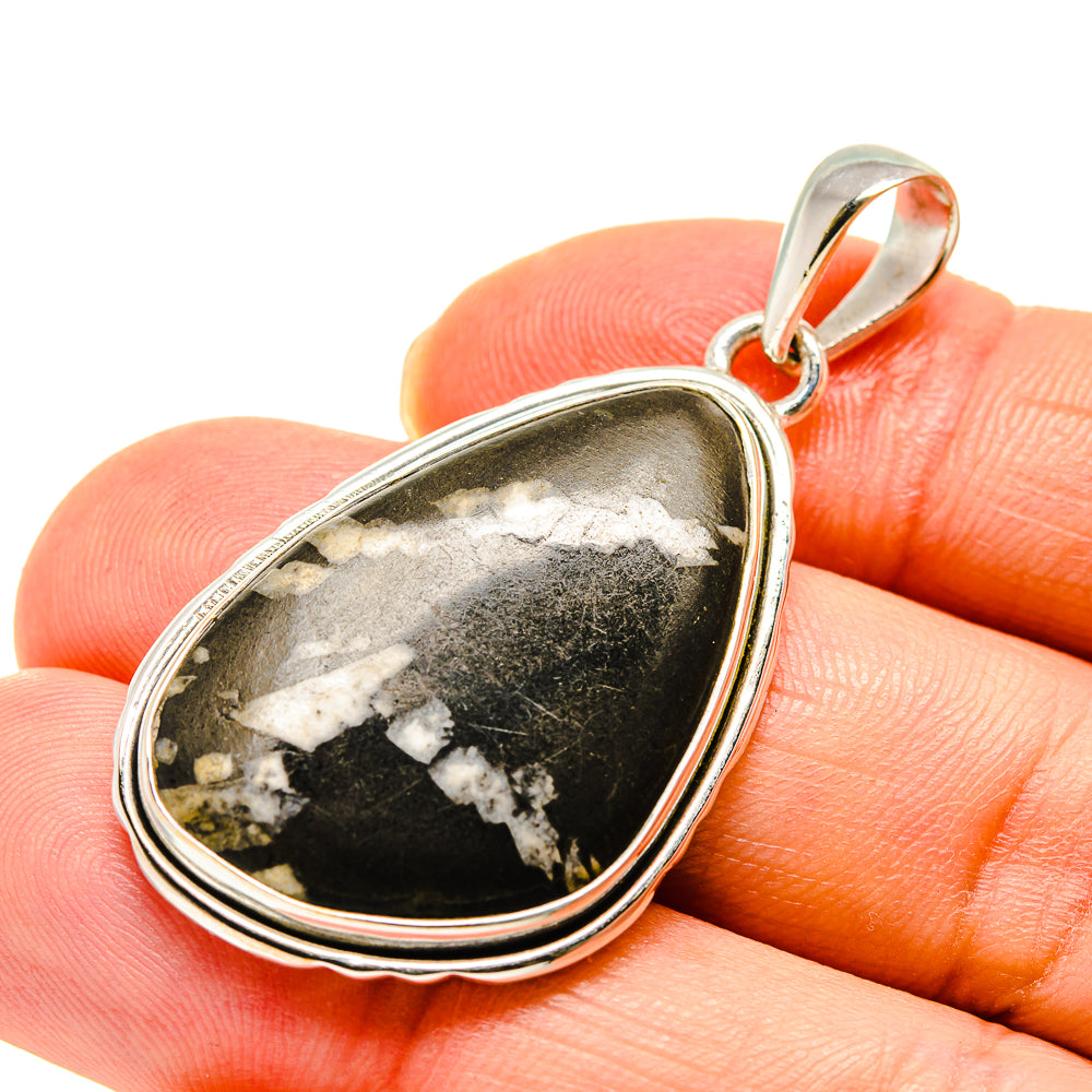 Chrysanthemum Stone Pendants handcrafted by Anasilvercos - PD747560