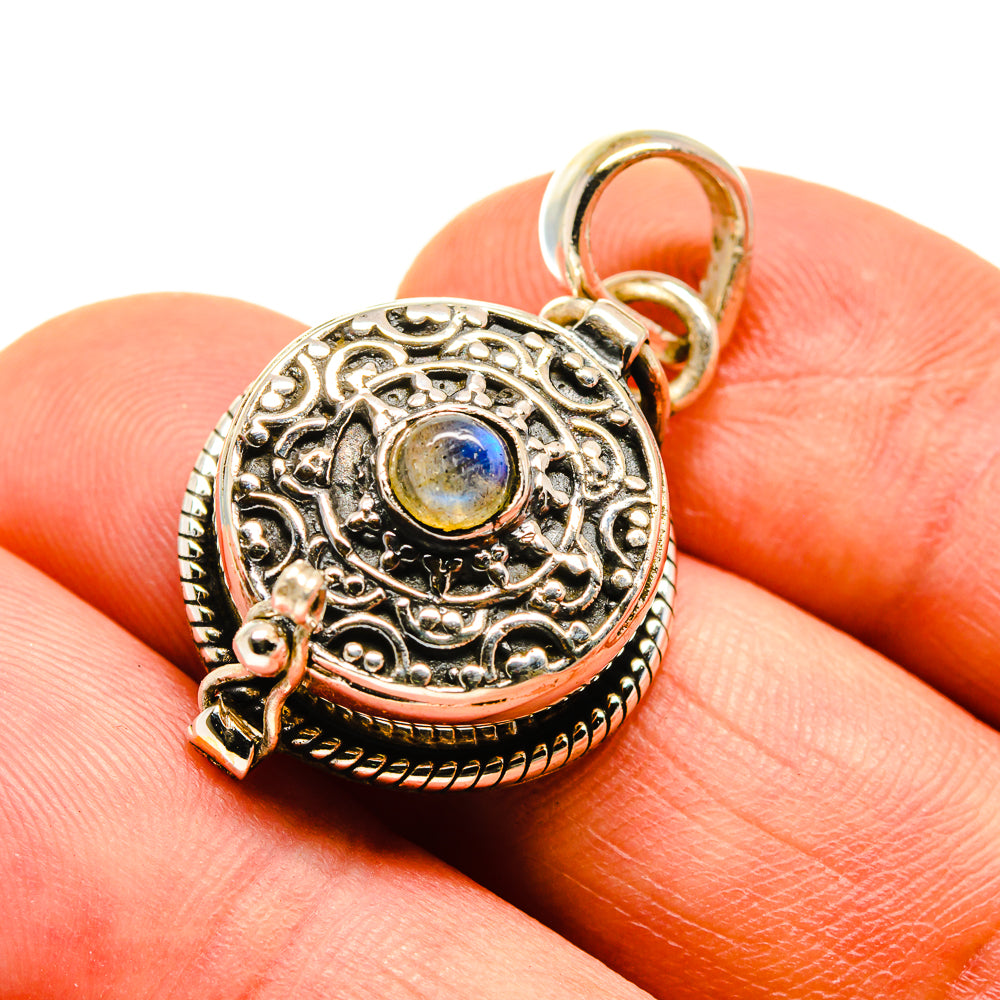 Labradorite Pendants handcrafted by Anasilvercos - PD748138