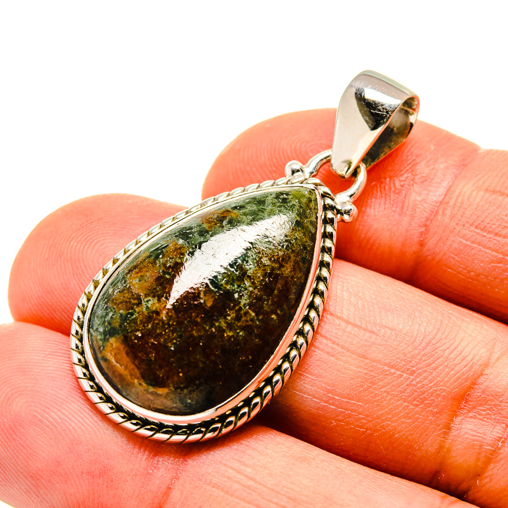 Grass Garnet Pendants handcrafted by Anasilvercos - PD748324