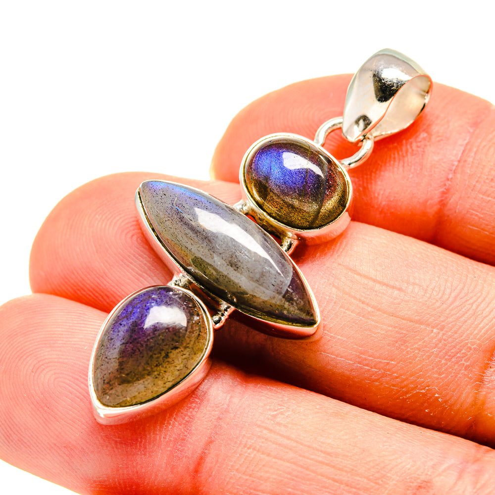 Labradorite Pendants handcrafted by Anasilvercos - PD748838