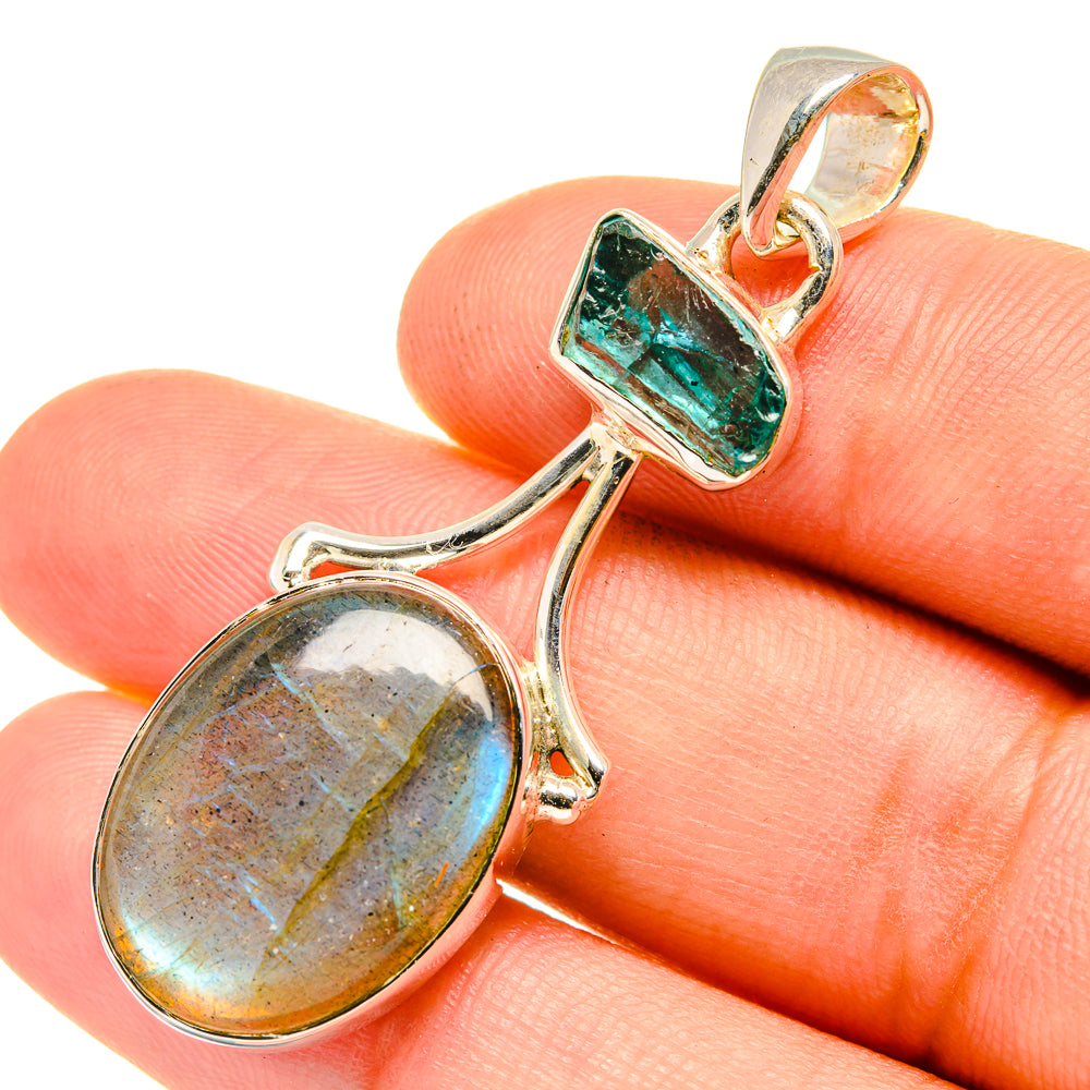 Labradorite Pendants handcrafted by Anasilvercos - PD7494