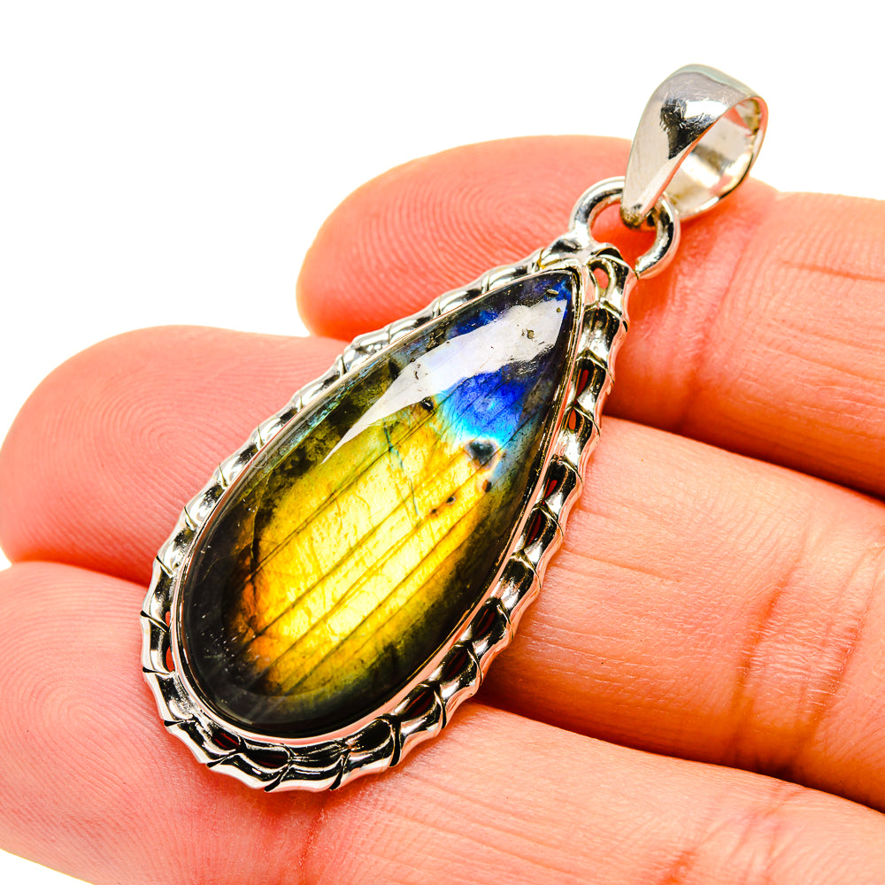 Labradorite Pendants handcrafted by Anasilvercos - PD750965