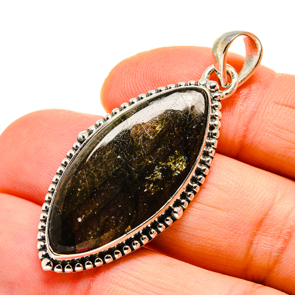 Labradorite Pendants handcrafted by Anasilvercos - PD750972