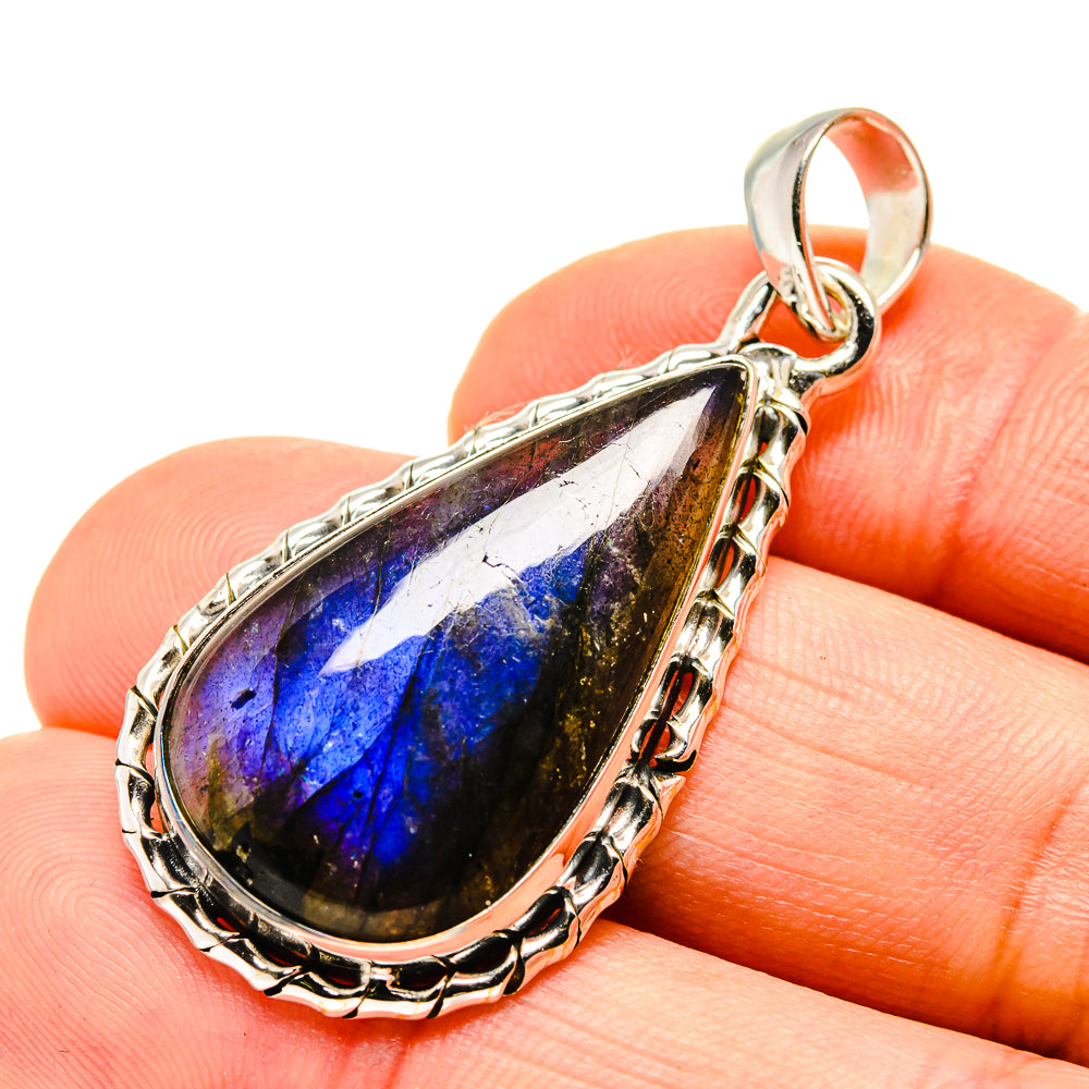 Labradorite Pendants handcrafted by Anasilvercos - PD751121