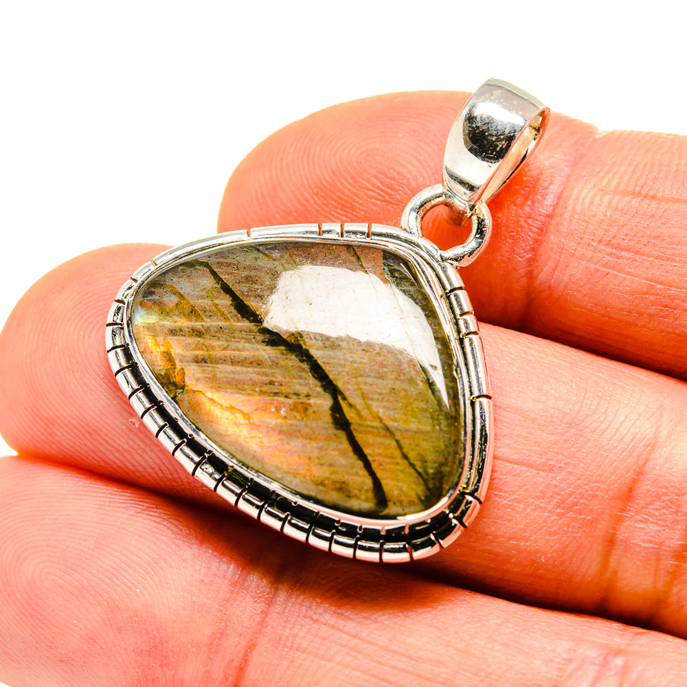 Labradorite Pendants handcrafted by Anasilvercos - PD751144