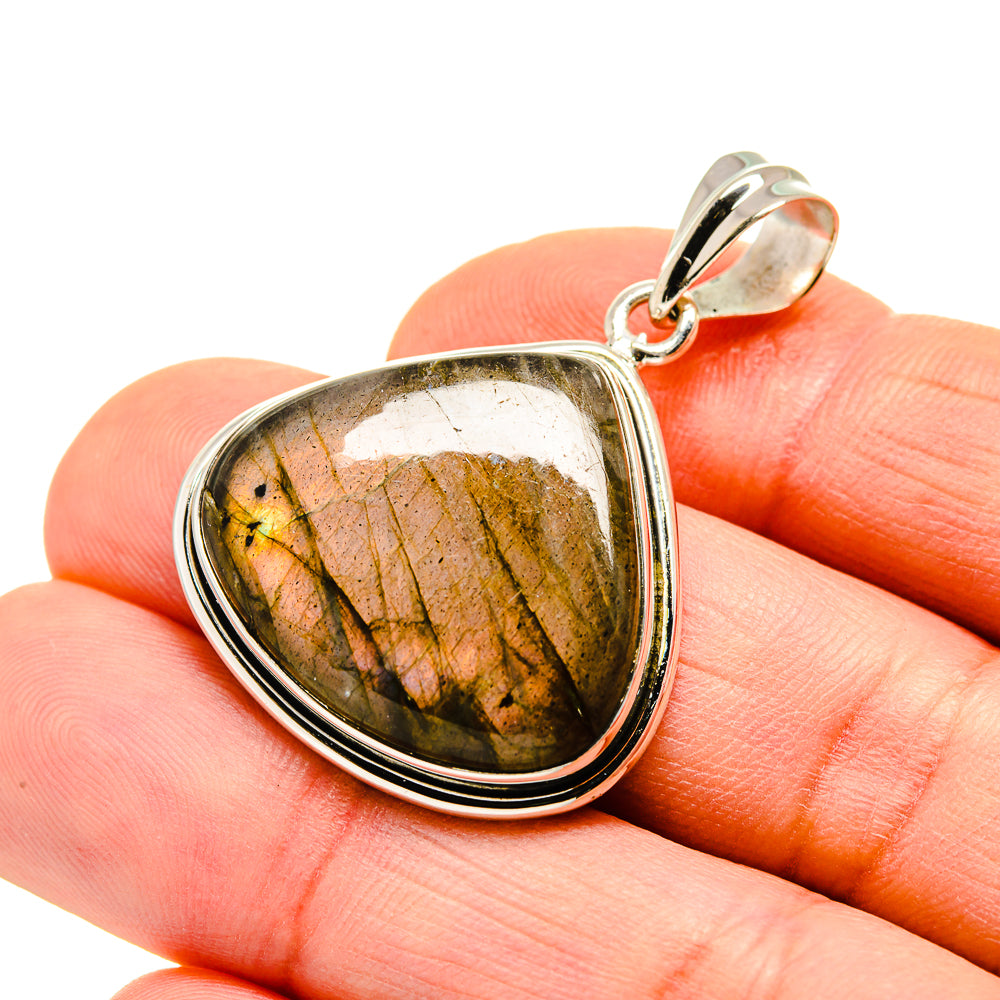 Labradorite Pendants handcrafted by Anasilvercos - PD751248
