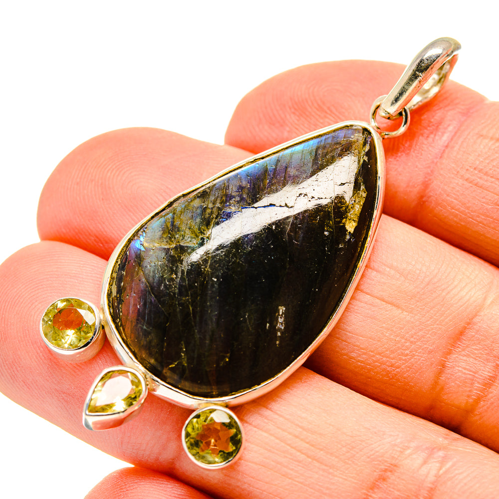 Labradorite Pendants handcrafted by Anasilvercos - PD751503