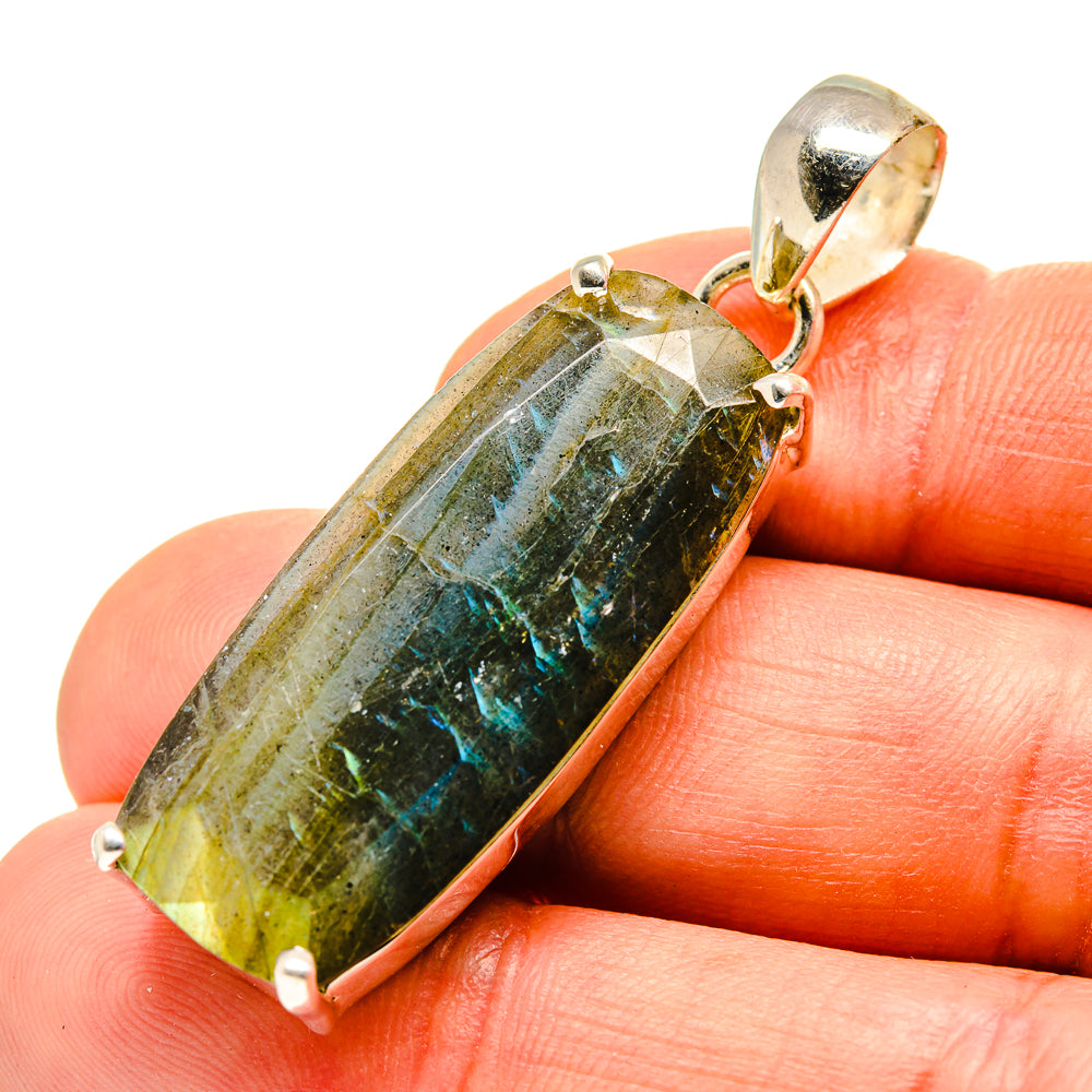 Labradorite Pendants handcrafted by Anasilvercos - PD751701