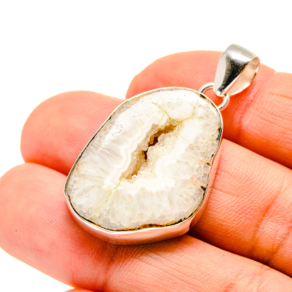 White Geode Slice Pendants handcrafted by Anasilvercos - PD752063