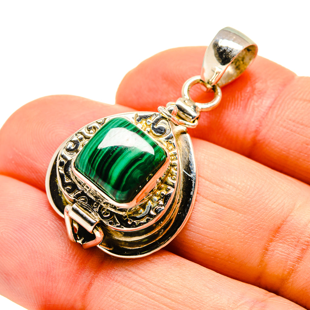 Malachite Pendants handcrafted by Anasilvercos - PD752719
