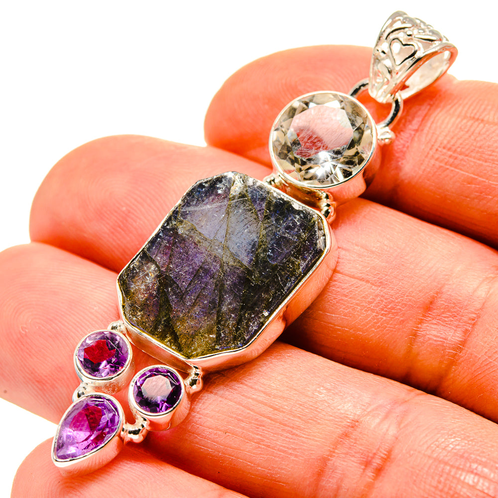 Labradorite Pendants handcrafted by Anasilvercos - PD752836