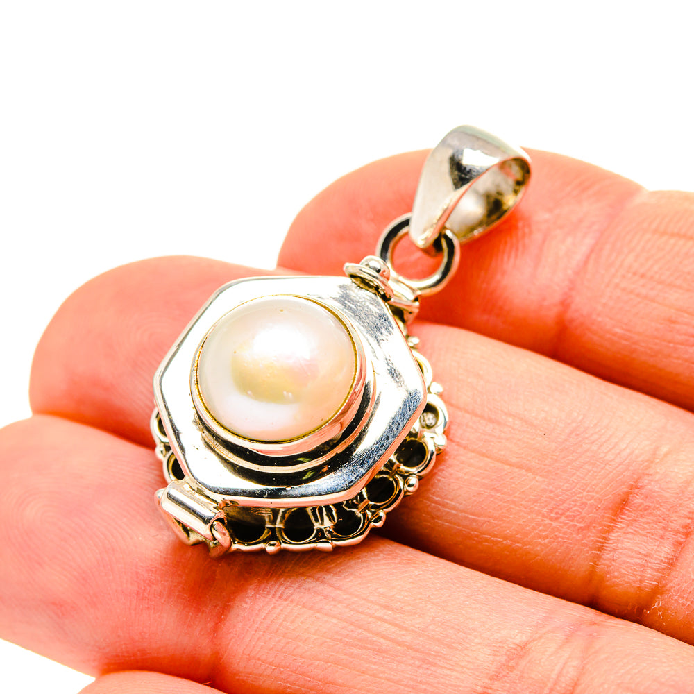 Cultured Pearl Pendants handcrafted by Anasilvercos - PD753942