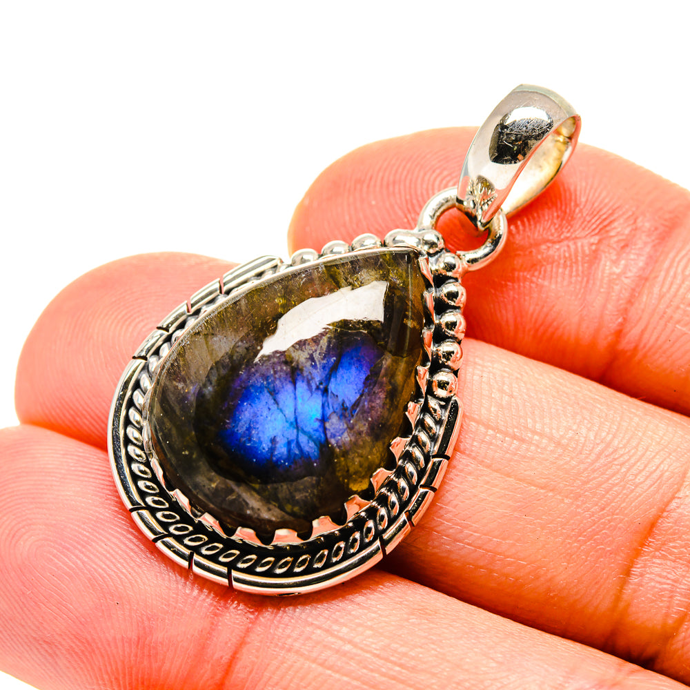 Labradorite Pendants handcrafted by Anasilvercos - PD754324
