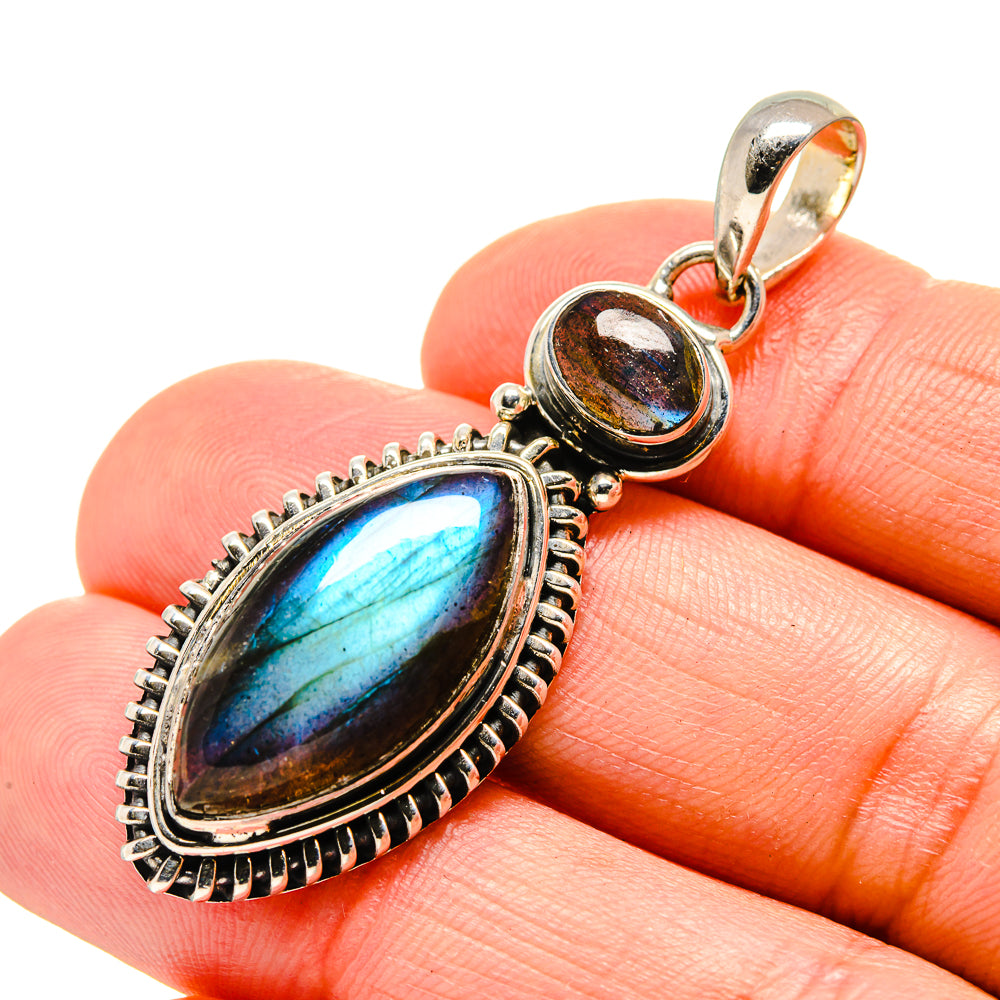 Labradorite Pendants handcrafted by Anasilvercos - PD754484