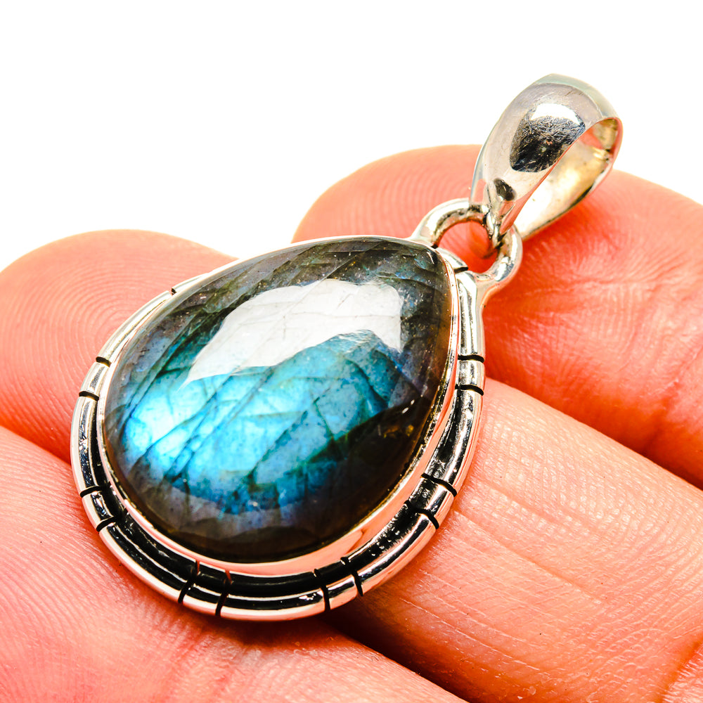 Labradorite Pendants handcrafted by Anasilvercos - PD754547