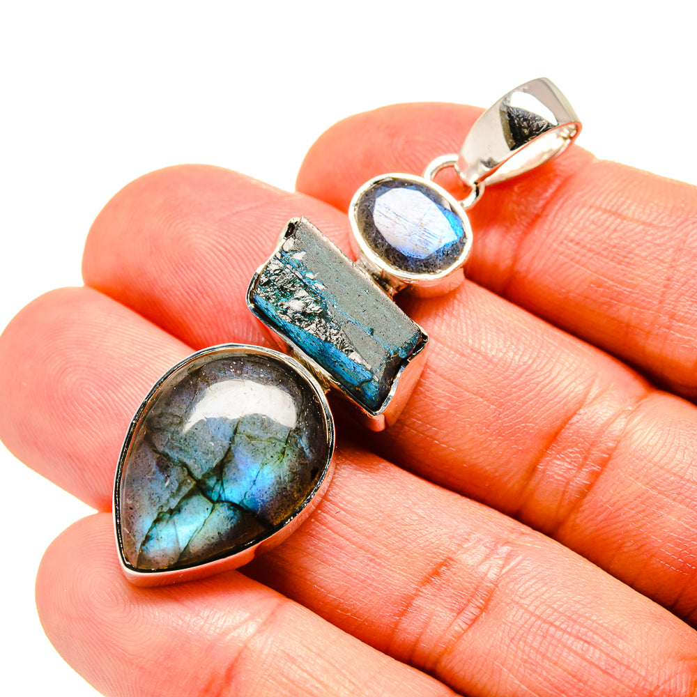 Labradorite Pendants handcrafted by Anasilvercos - PD754571
