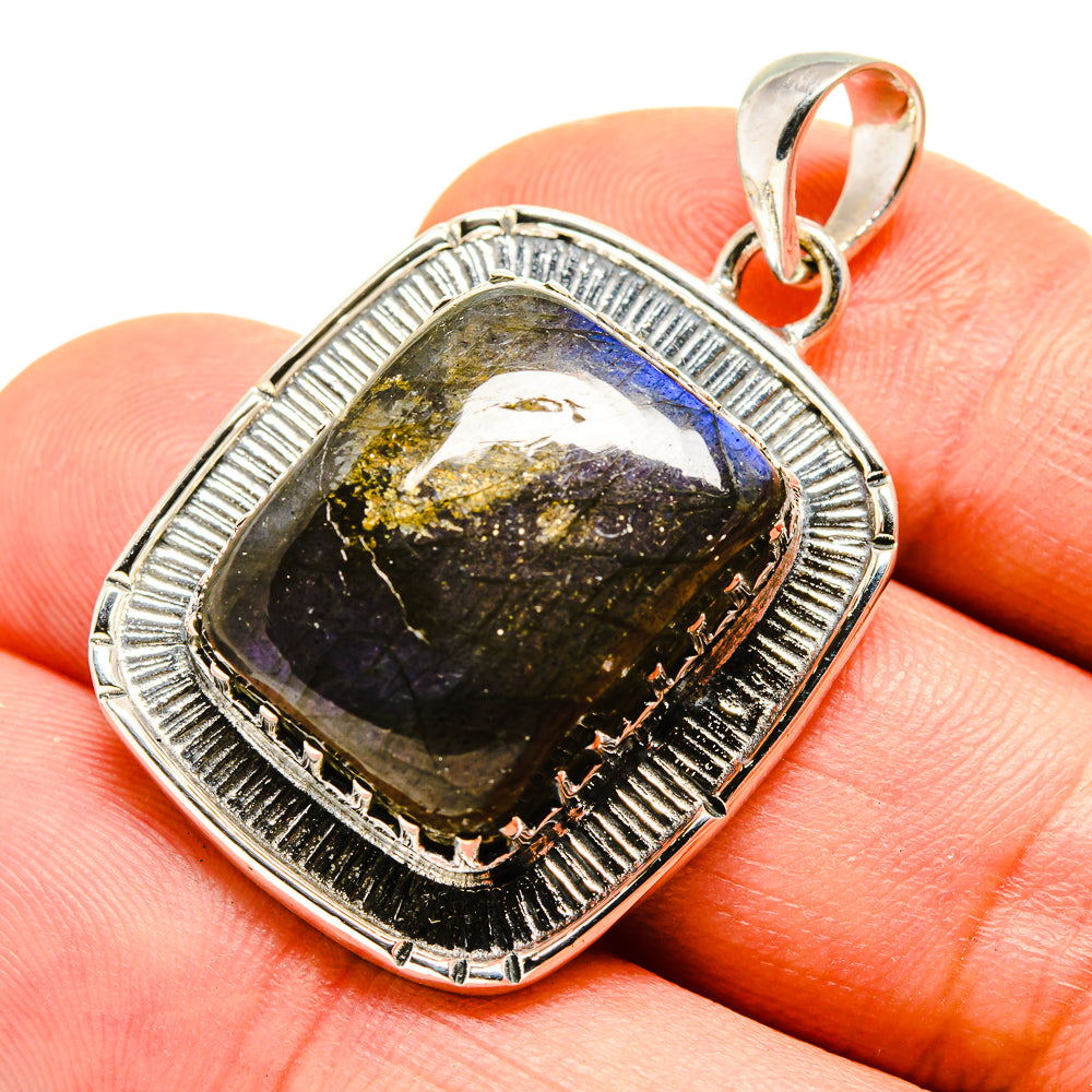 Labradorite Pendants handcrafted by Anasilvercos - PD755029