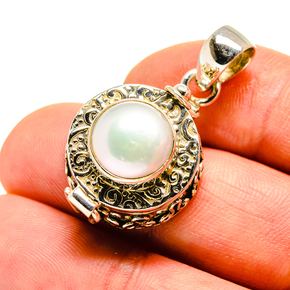Cultured Pearl Pendants handcrafted by Anasilvercos - PD755092