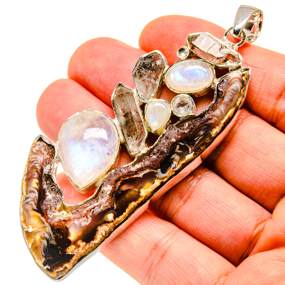Oco Geode Pendants handcrafted by Anasilvercos - PD755118