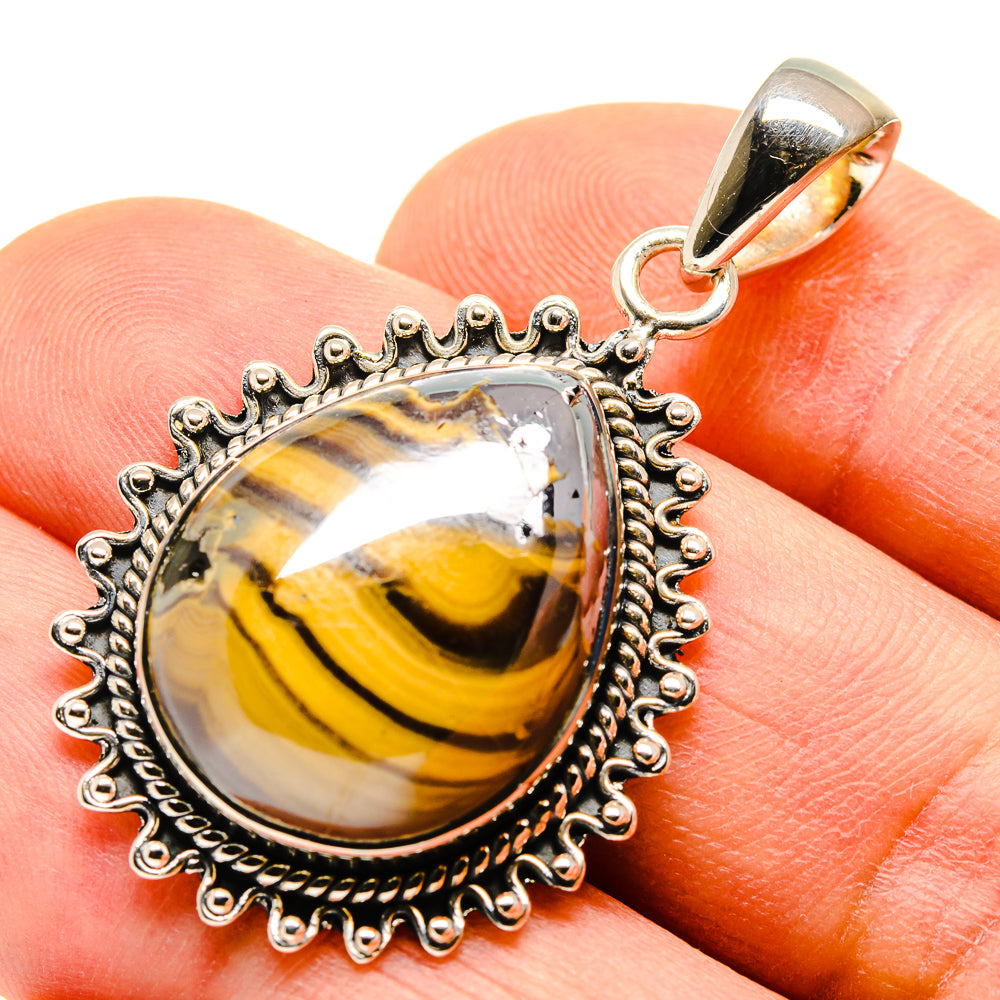 Schalenblende Pendants handcrafted by Anasilvercos - PD755159