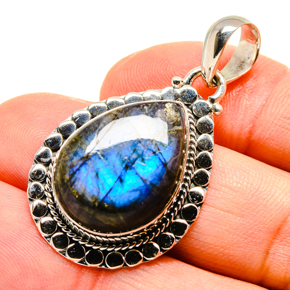Labradorite Pendants handcrafted by Anasilvercos - PD755230