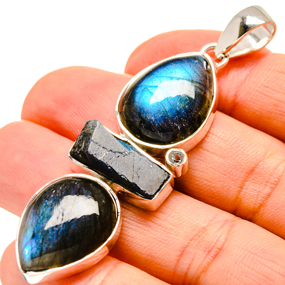 Labradorite Pendants handcrafted by Anasilvercos - PD755272