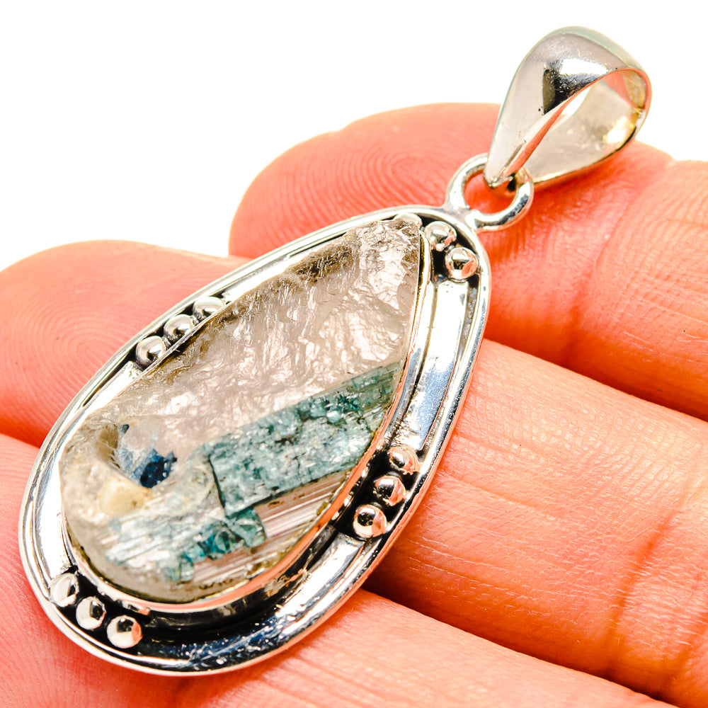 Green Quartz Crystal Pendants handcrafted by Anasilvercos - PD755311
