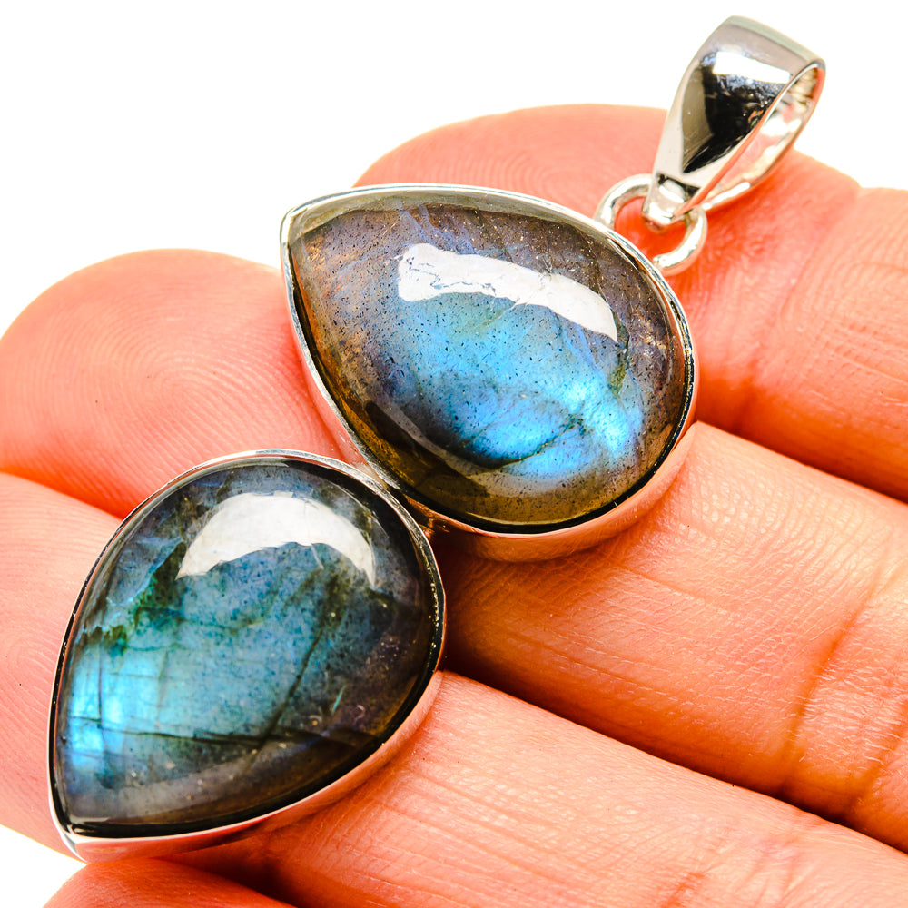 Labradorite Pendants handcrafted by Anasilvercos - PD755316